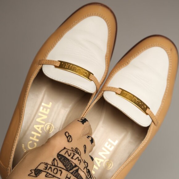CHANEL Bicolor Loafer - Picture 2 of 10